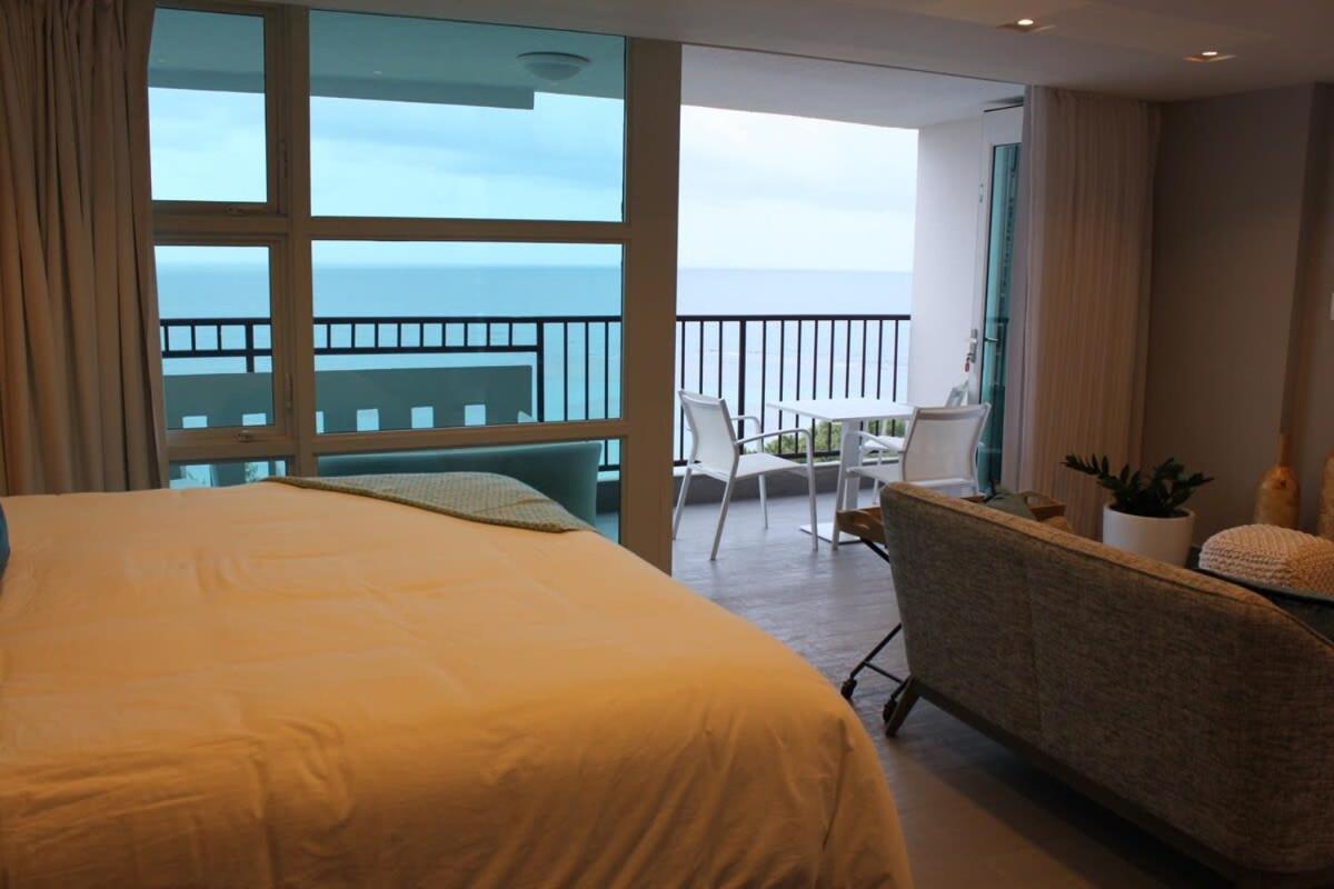 Enchanted 17 Jewel Beachfront Luquillo -Pool Exterior photo